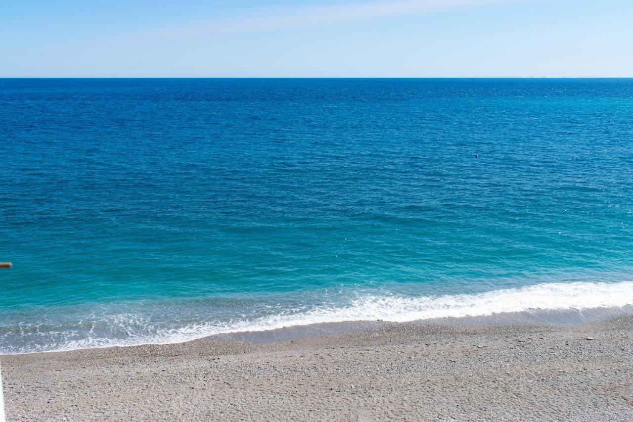 Beach House Acquamarina Letojanni Luaran gambar