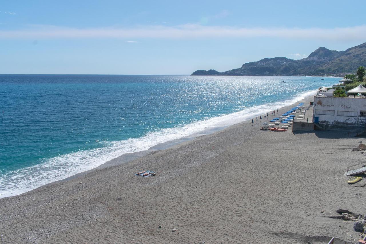 Beach House Acquamarina Letojanni Luaran gambar